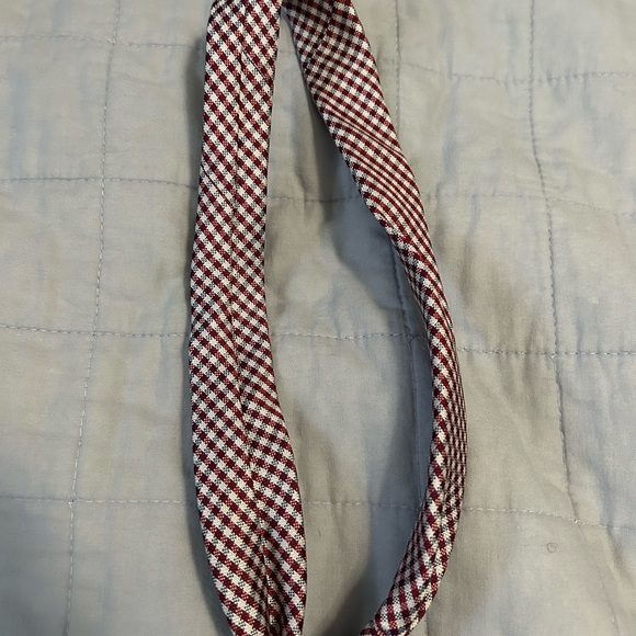 Red and White Tommy Hilfiger Tie - Picture 6 of 6